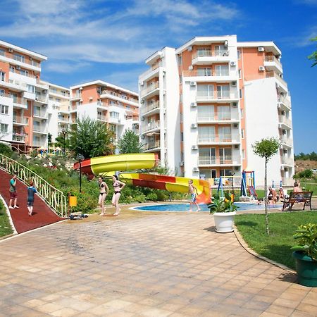 Crown And Imperial Apartments Sveti Vlas Buitenkant foto
