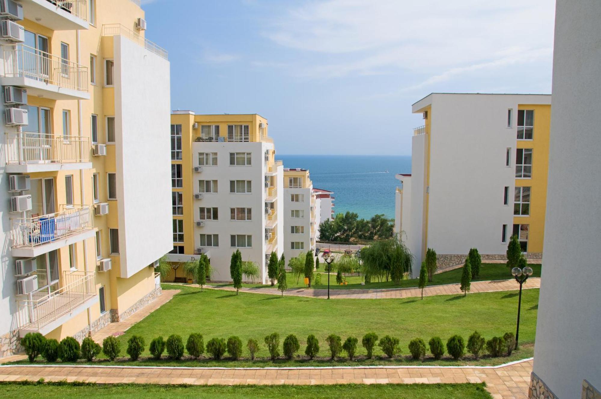 Crown And Imperial Apartments Sveti Vlas Buitenkant foto