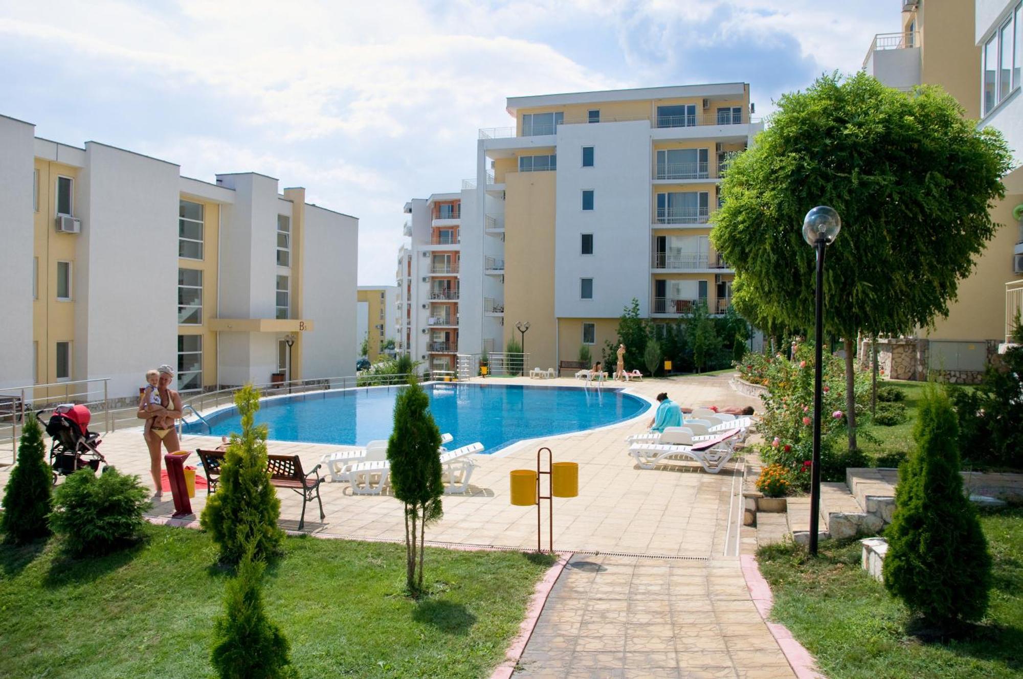 Crown And Imperial Apartments Sveti Vlas Buitenkant foto