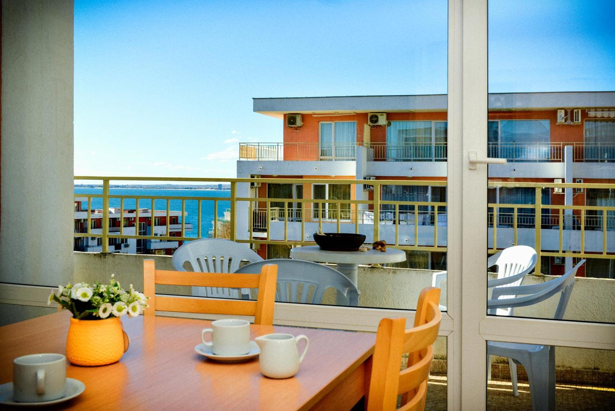 Crown And Imperial Apartments Sveti Vlas Buitenkant foto