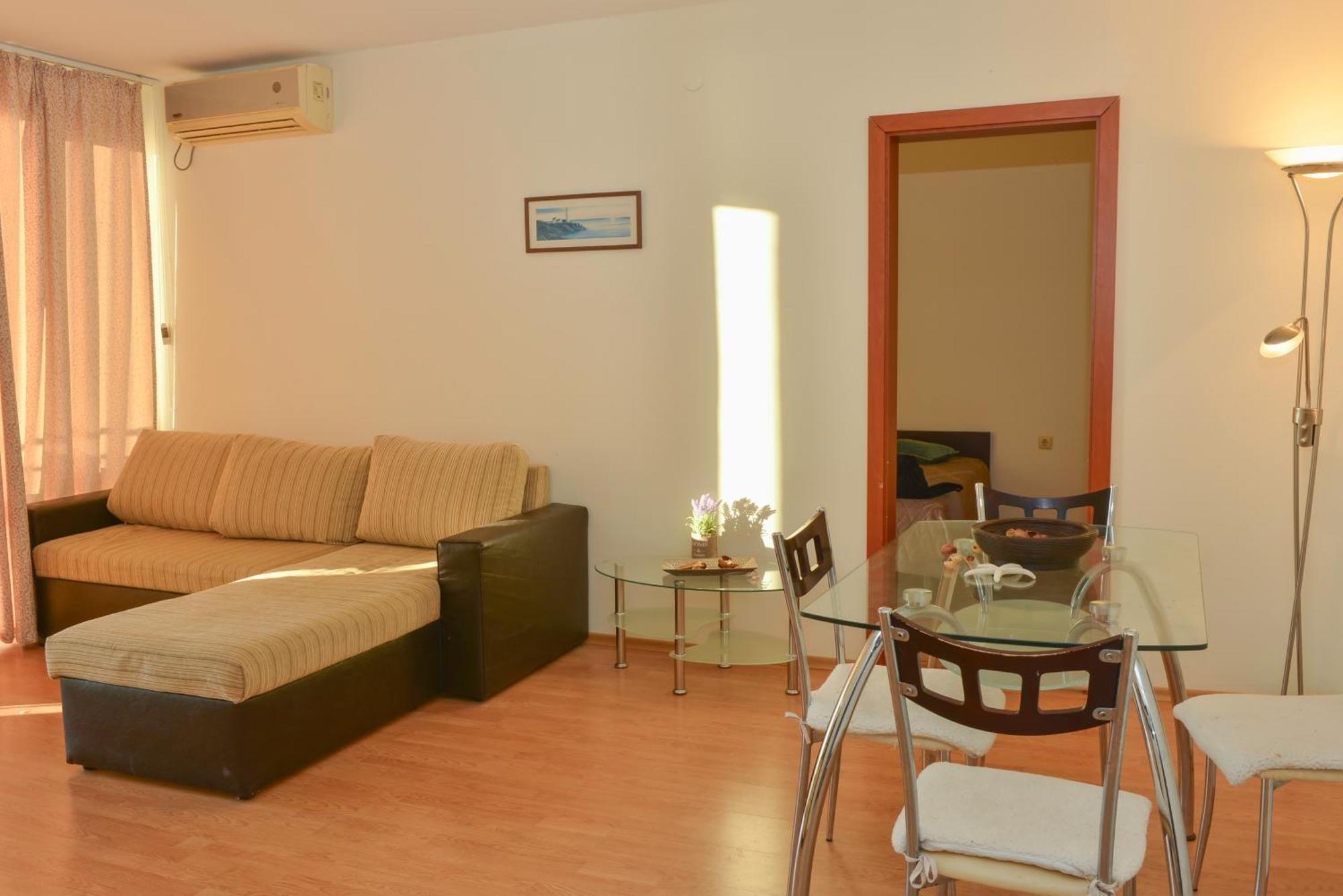 Crown And Imperial Apartments Sveti Vlas Buitenkant foto