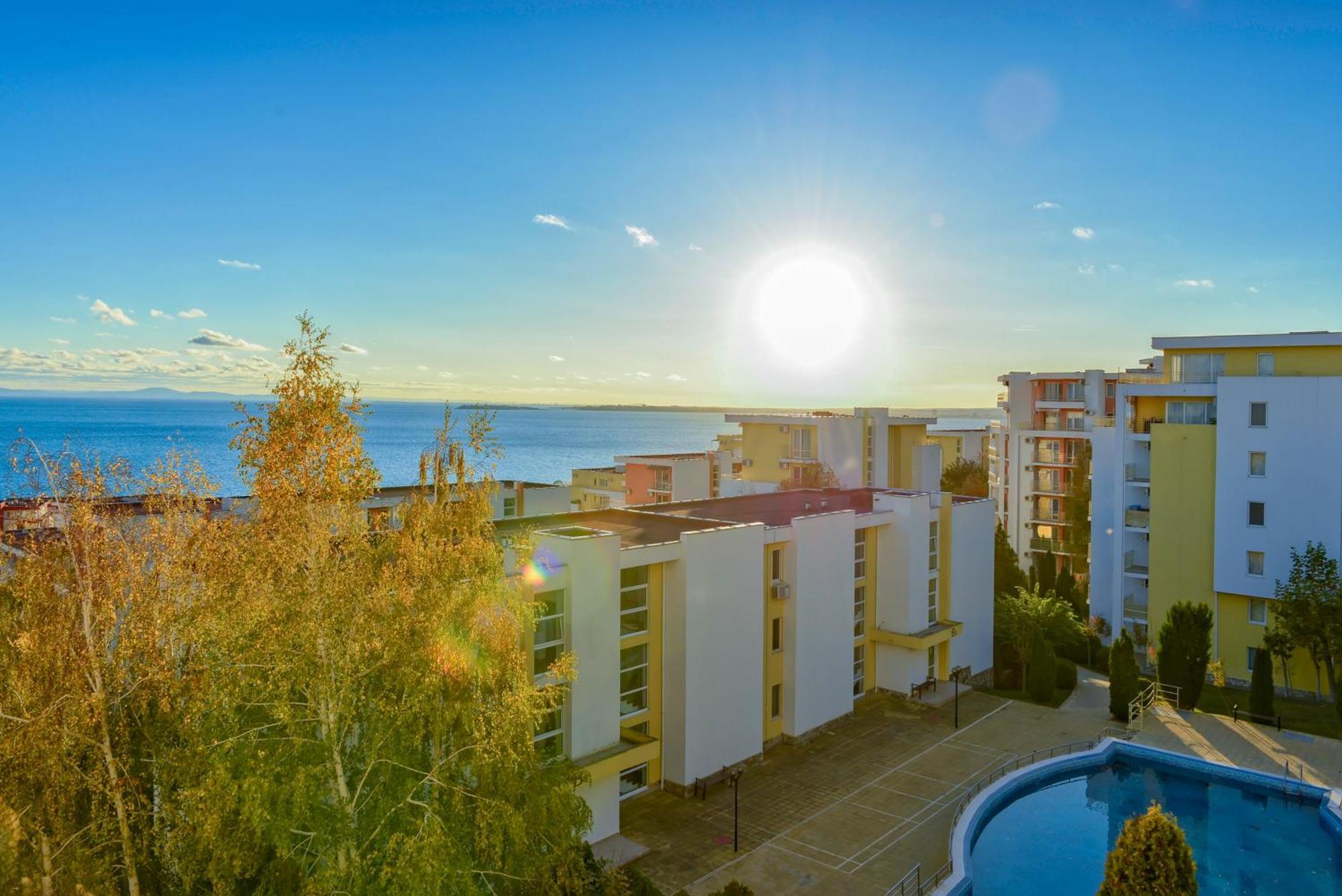 Crown And Imperial Apartments Sveti Vlas Buitenkant foto