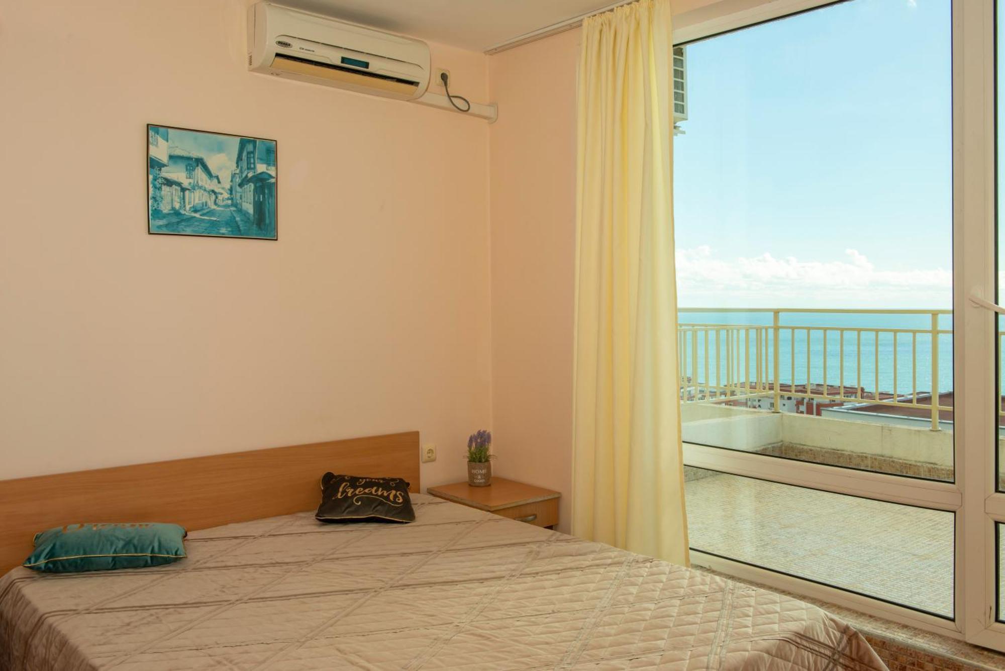 Crown And Imperial Apartments Sveti Vlas Buitenkant foto