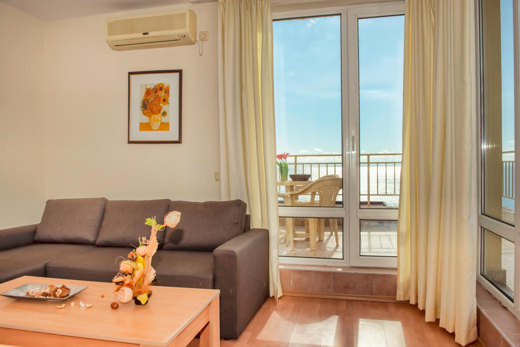 Crown And Imperial Apartments Sveti Vlas Buitenkant foto