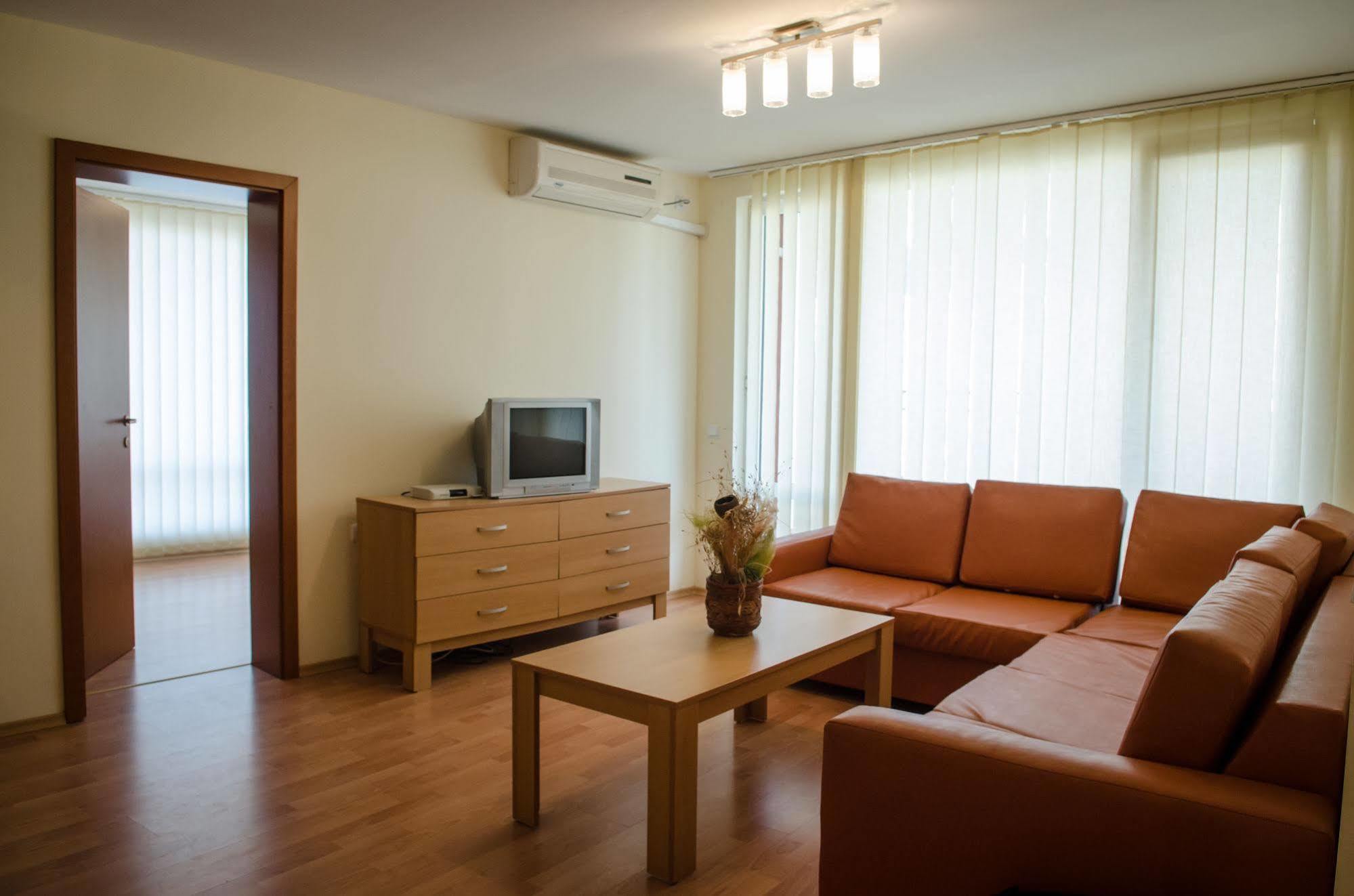 Crown And Imperial Apartments Sveti Vlas Buitenkant foto