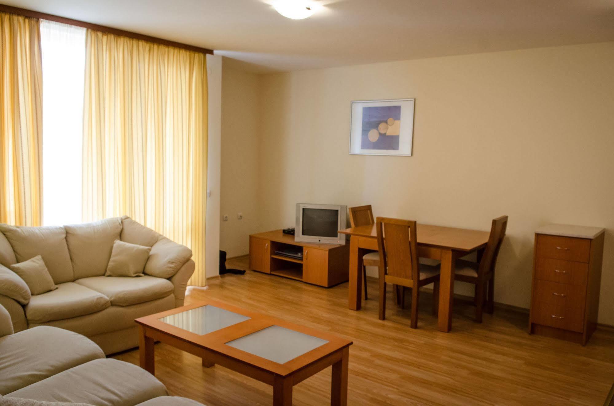 Crown And Imperial Apartments Sveti Vlas Buitenkant foto