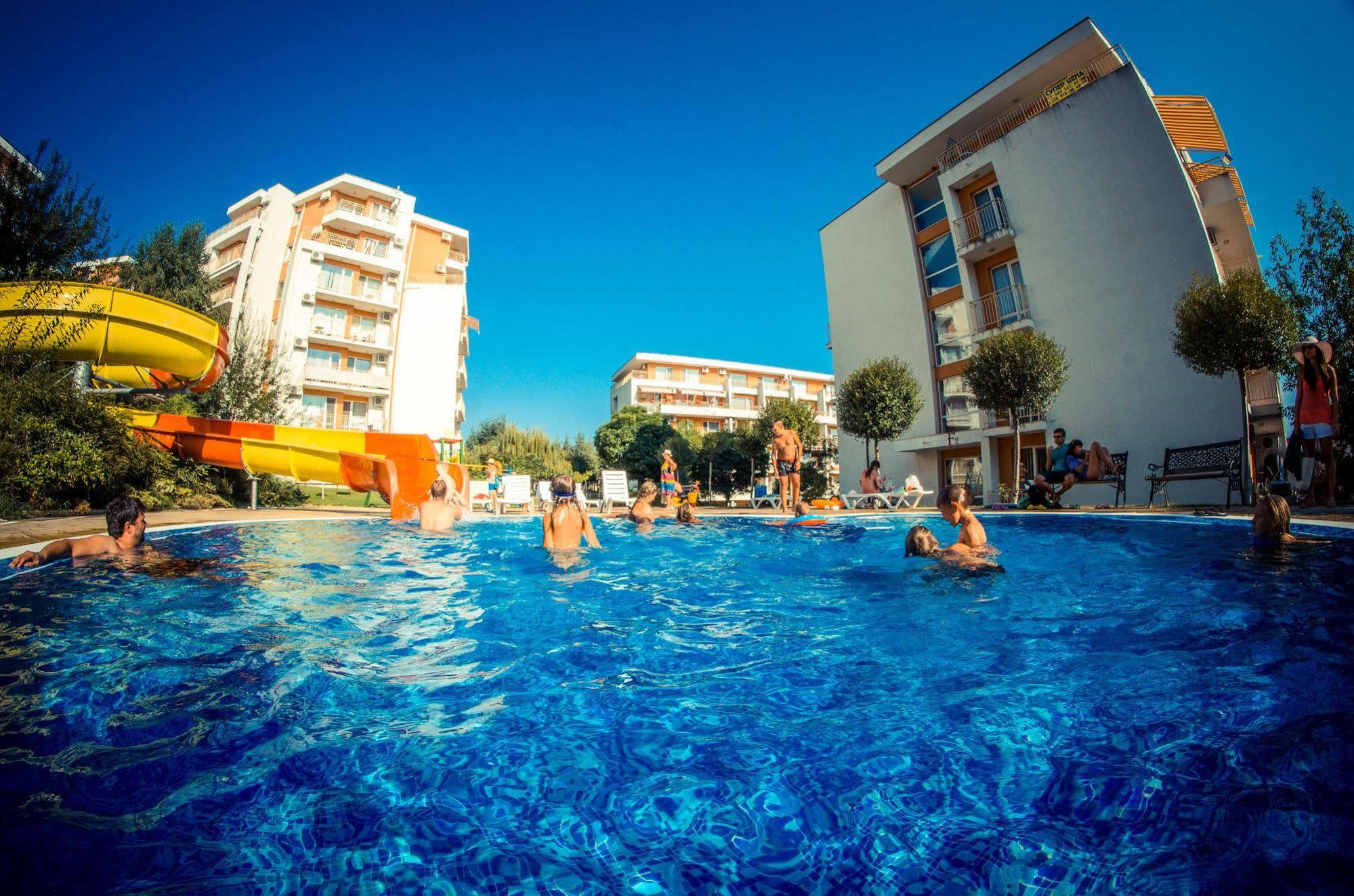 Crown And Imperial Apartments Sveti Vlas Buitenkant foto