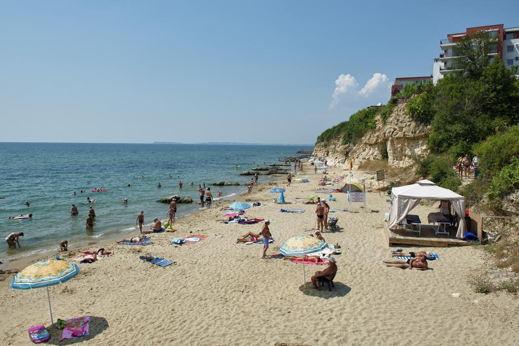 Crown And Imperial Apartments Sveti Vlas Buitenkant foto